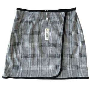 Max Studio Women's High Waist Wrap Mini Dressy Skirt Size M - Black & White